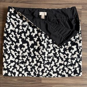 LOFT Black & White Abstract Print Mini Skirt